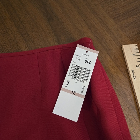 NWTs, Red Le Suit, Business Suit Pleated Jacket/Blazer,  A-Line Skirt, Size 12 - Picture 15 of 16